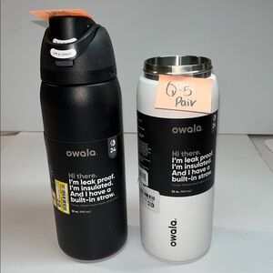 New! 2 Owala 32 oz FreeSip Spout Insulated Water Bottle 2 Bases ONE Lid SET